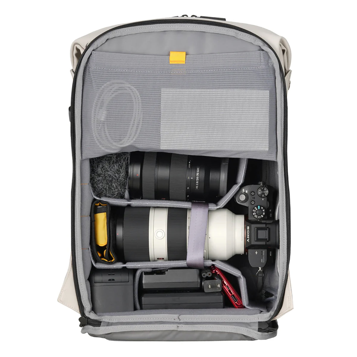 Vanguard VEO Lite Lightweight 25L Camera Backpack with Laptop Sleeve – Cream
