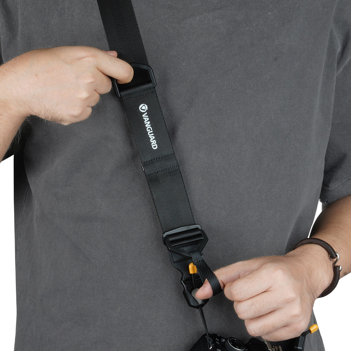 Vanguard Connect Quick NS38 Camera & Binocular Neck Strap with Quick Release – Black