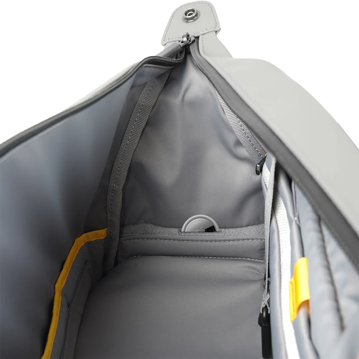 Vanguard VEO Lite Lightweight 25L Camera Backpack with Laptop Sleeve – Cream