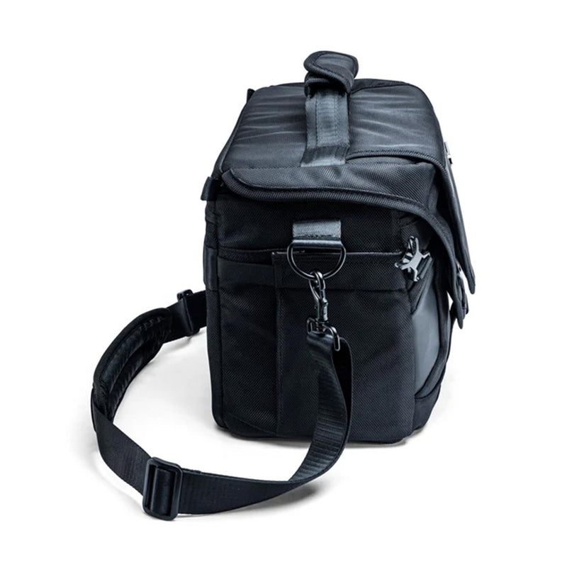 Vanguard VEO SELECT 28S BK  Shoulder Bag - Black Interior Size: 28x16x23cm