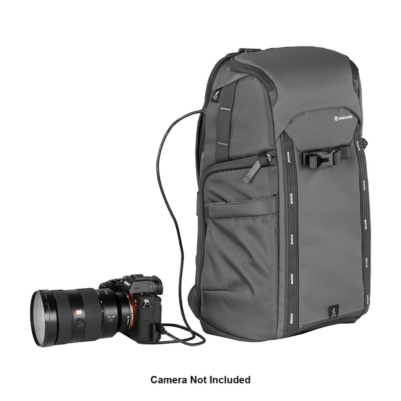 Vanguard Mochila VEO Adaptor S46 Black Modern Camera Backpack w/ USB Port