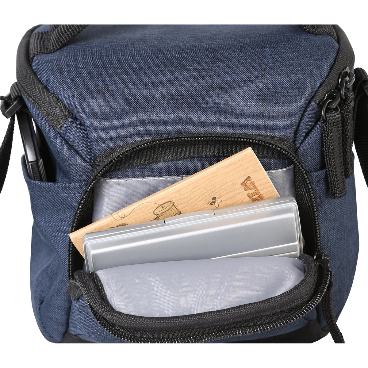 Vanguard Vesta Aspire 15 NV Ultra-Lightweight, Stylish Shoulder Bag - Blue